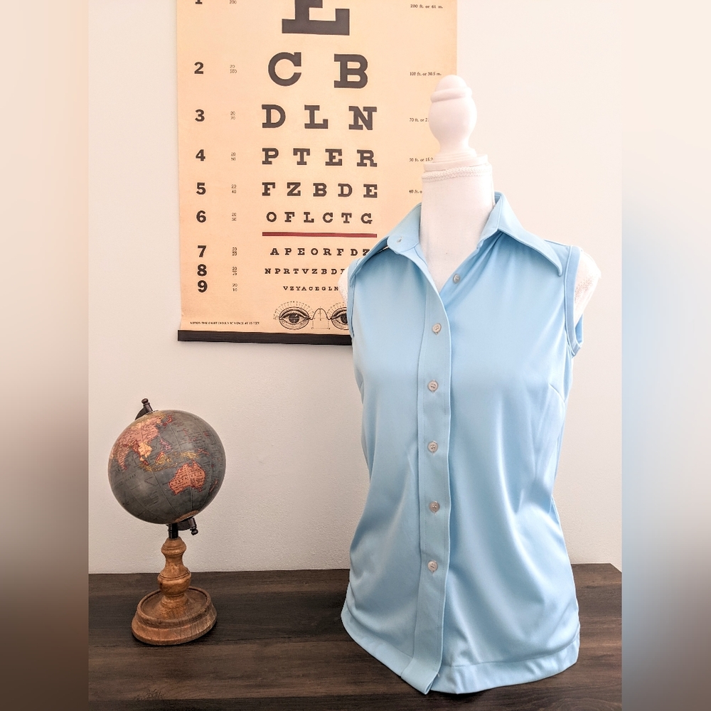 Vintage 1970s ice blue dagger collar button up blouse